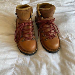 Danner Mountain Pass Hiking Boot